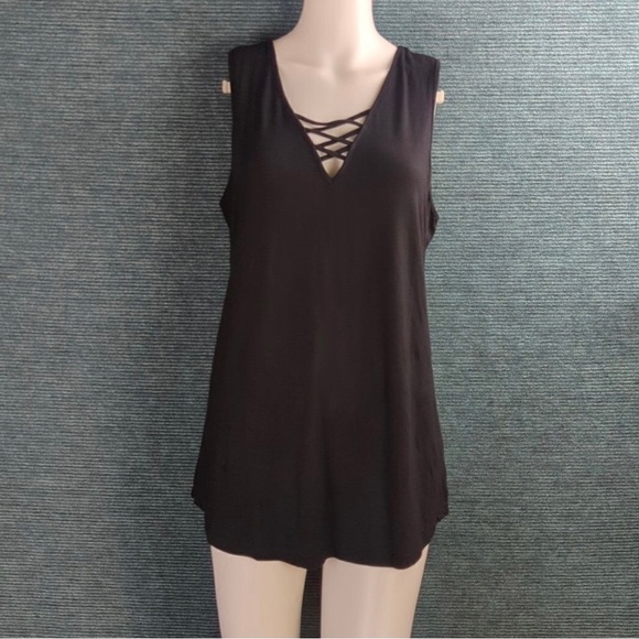For Kitty Rescue! Feiersi Black Tank Top, Cross Cross Neckline - Picture 6 of 12